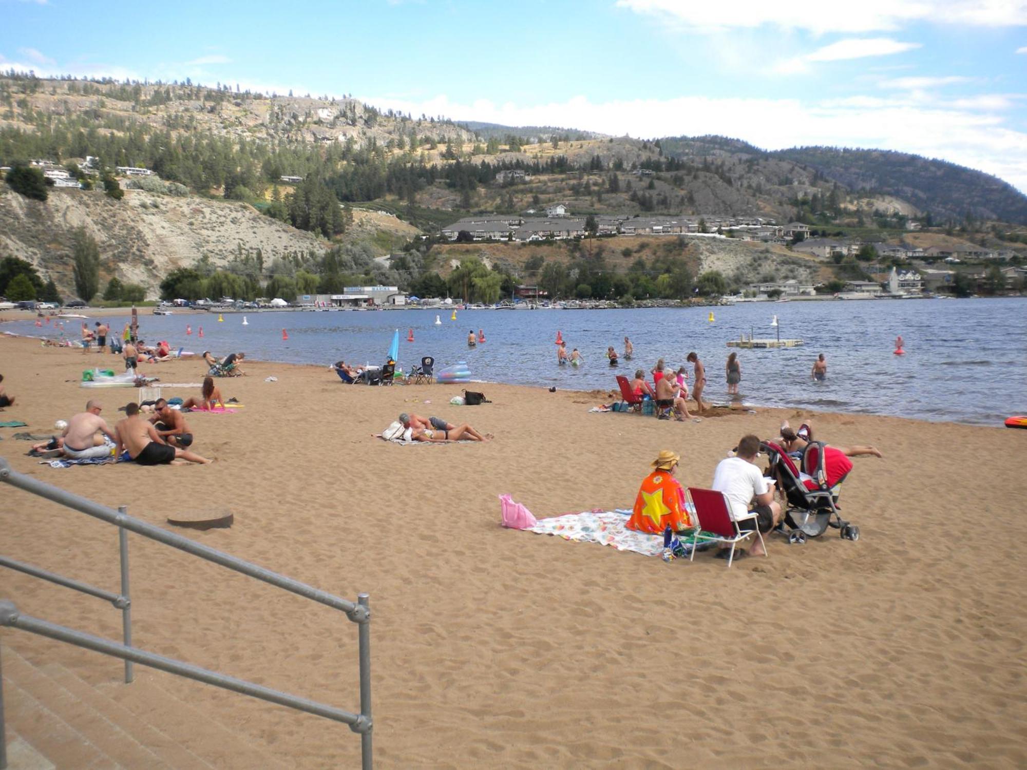 Holiday House Motel Penticton Exterior foto